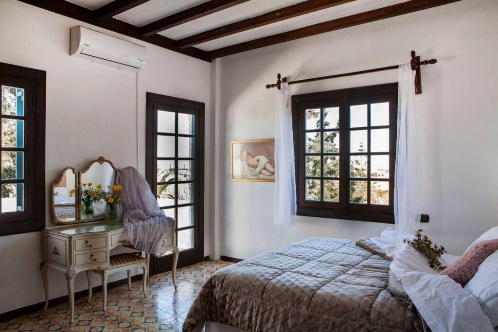 Villa Velissarios: Wonderful Villa Next To Beach Aegina Экстерьер фото