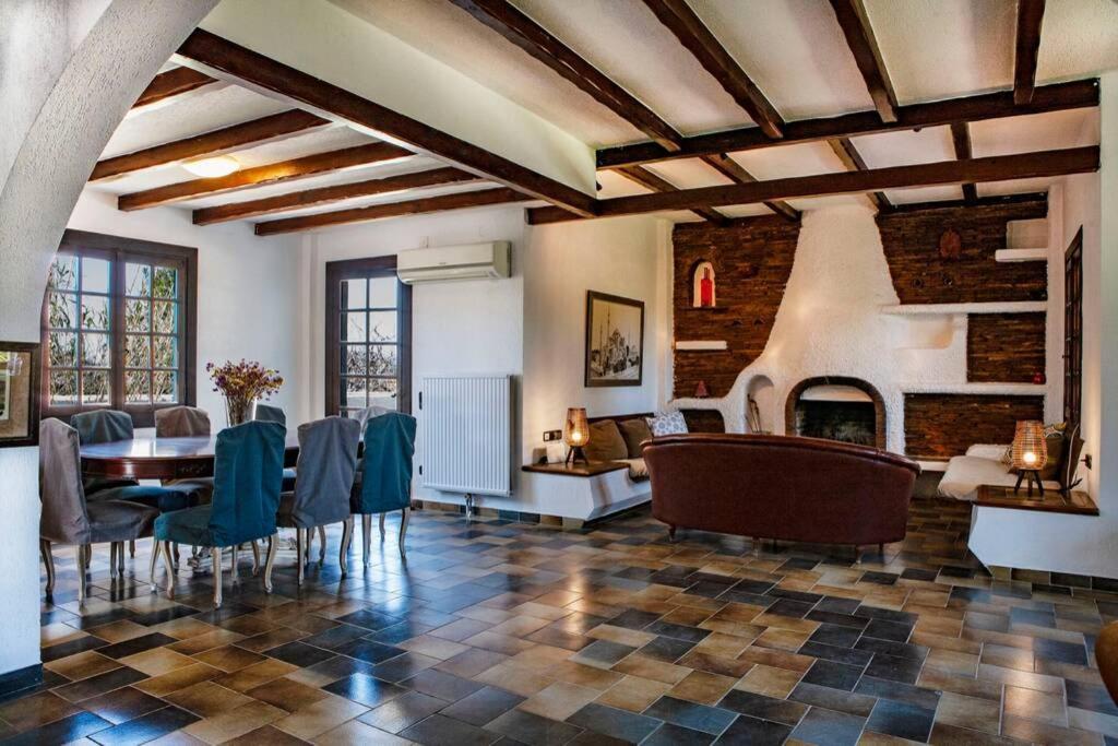 Villa Velissarios: Wonderful Villa Next To Beach Aegina Экстерьер фото