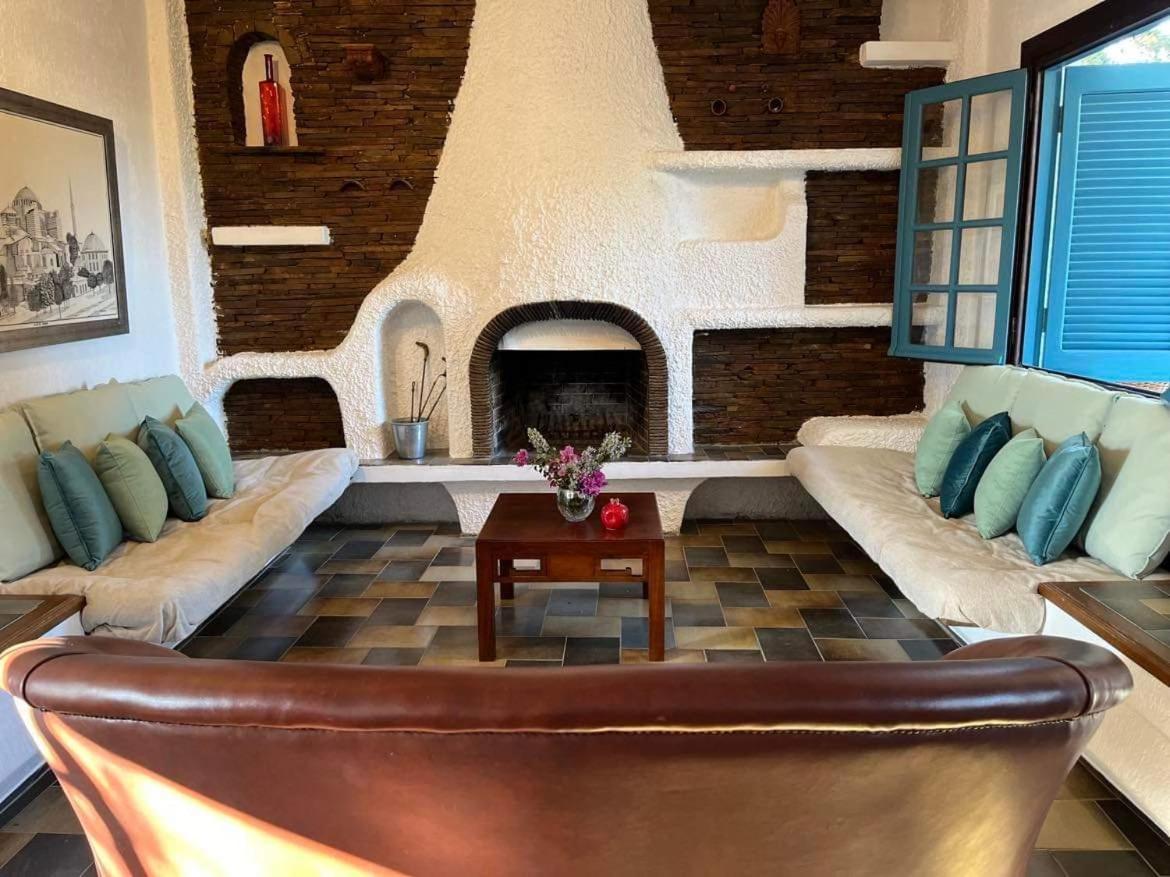 Villa Velissarios: Wonderful Villa Next To Beach Aegina Экстерьер фото